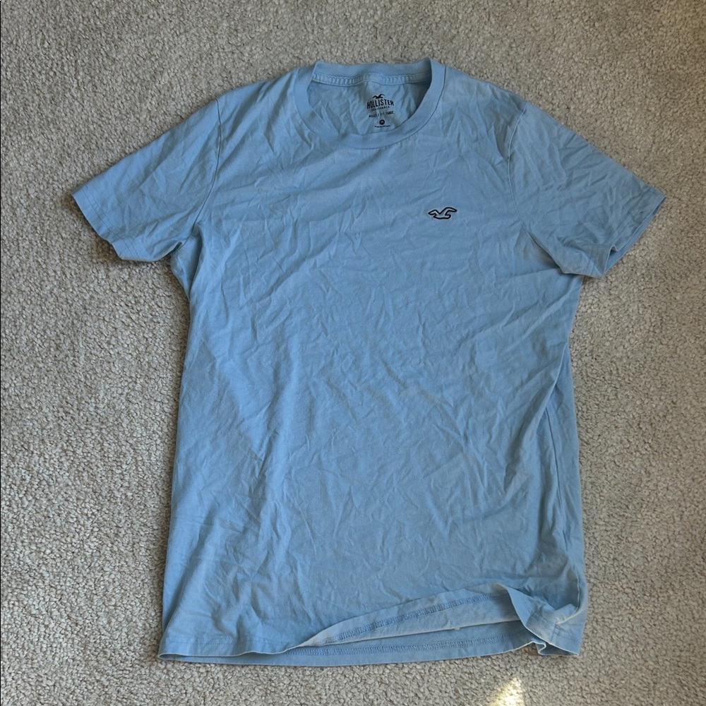Hollister Men's Sky Blue Short Sleeve Tee